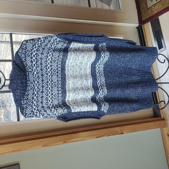 BCBGmaxAzria hi/lo sweater vest. Over sized M/L - Picture 7 of 9